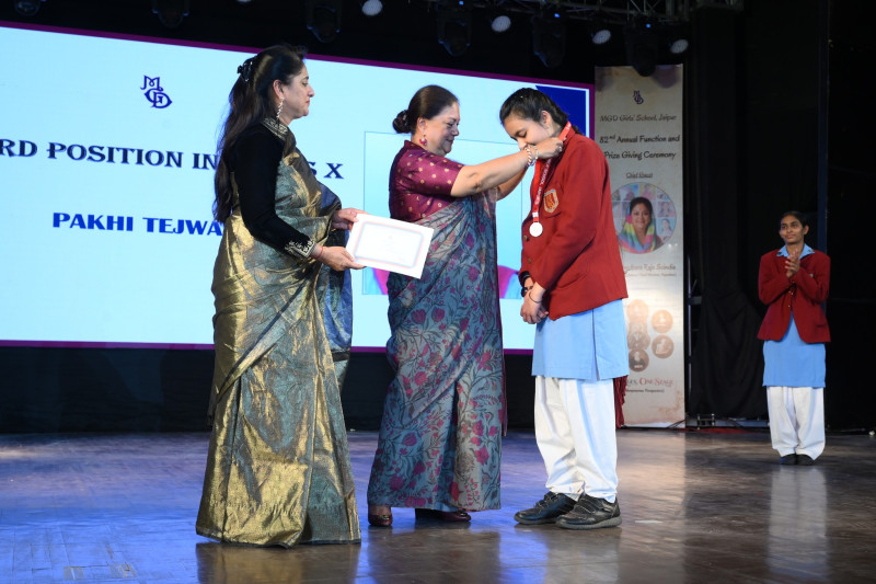 Prize distribution at MGD’s Annual Function