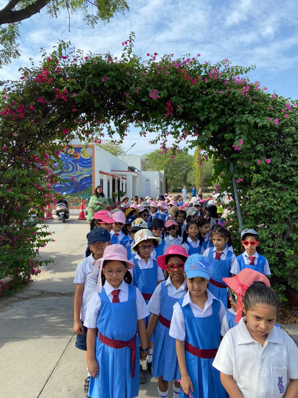 An exciting nature walk around the sprawling school campus for Grade 2